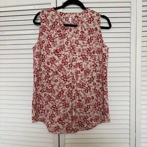 Chic Floral Sleeveless Blouse - Red on Cream